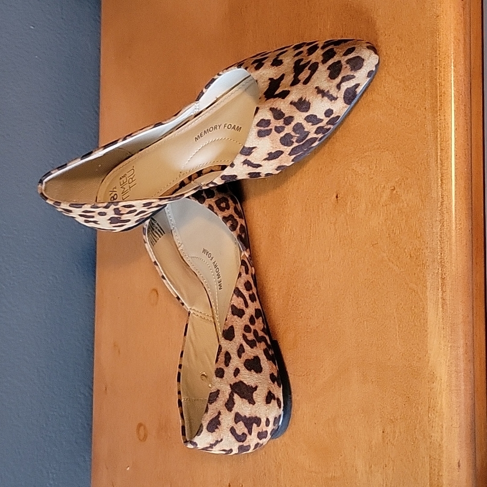 Leopard print flats